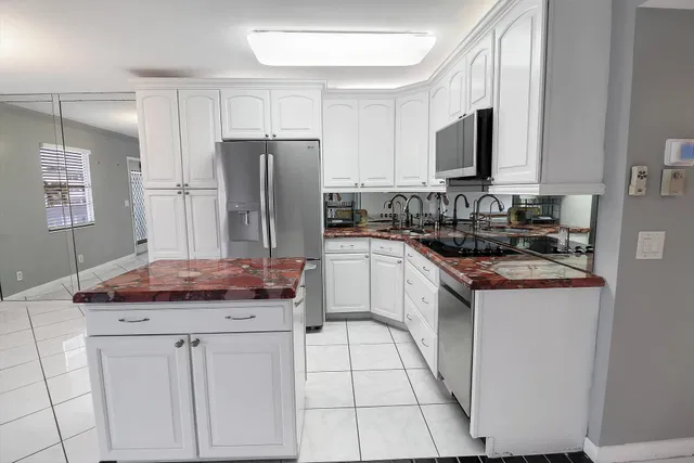 Residence photo 11