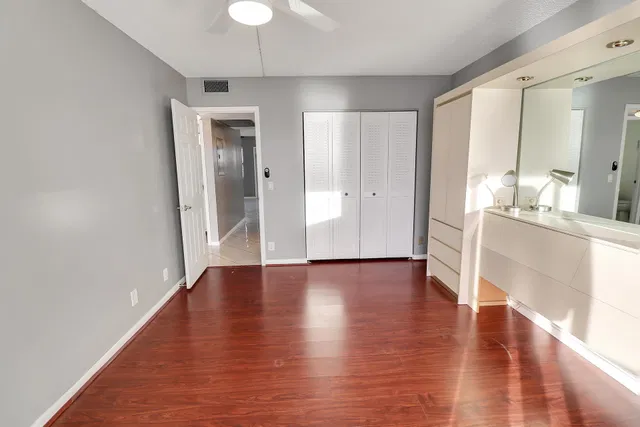 Residence photo 17