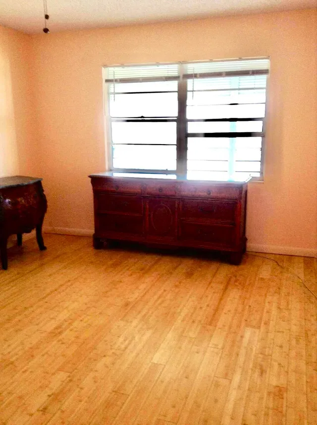 Residence photo 3