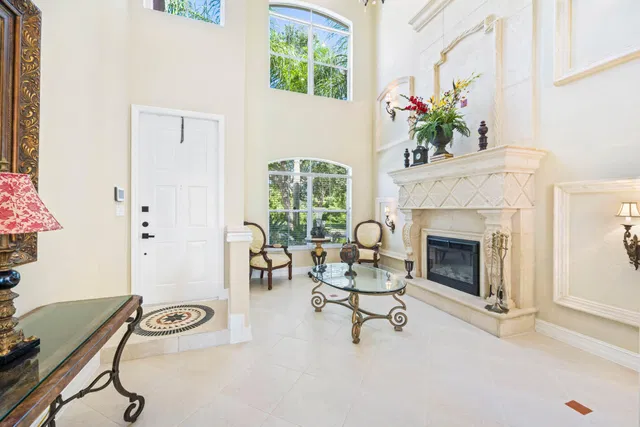 Residence photo 2