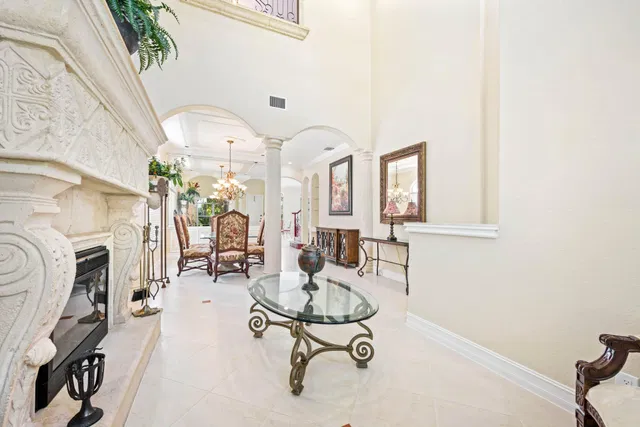 Residence photo 3