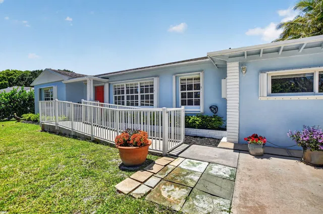 Residence photo 2