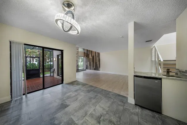 Residence photo 14