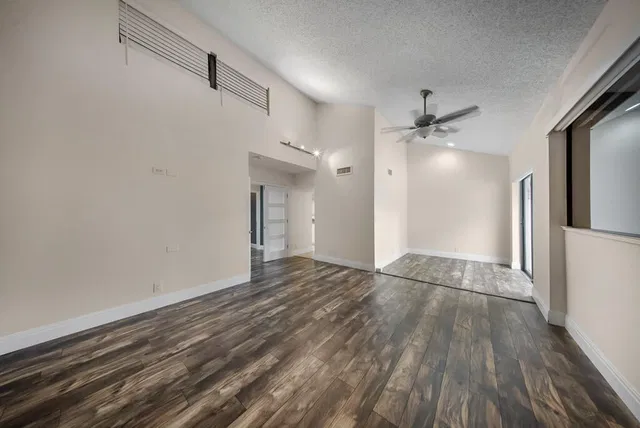 Residence photo 18