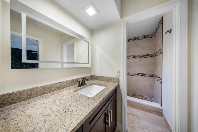 Residence photo 25