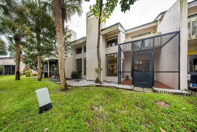 Residence photo 33