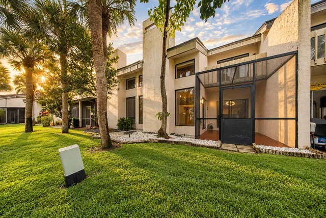Residence photo 34