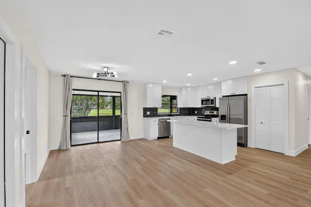 Residence photo 2