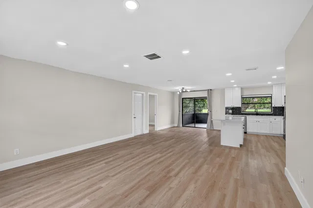 Residence photo 4
