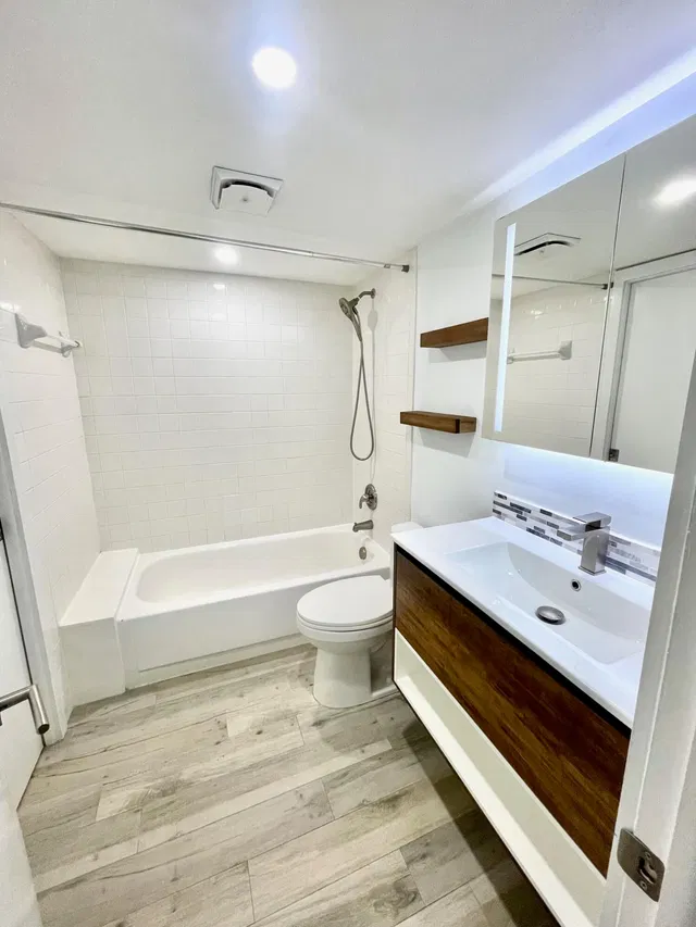 Unit 123 photo 8