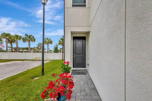  Residence photo 5