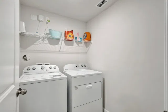  Residence photo 38
