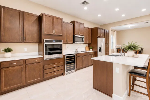 Unit 5626 photo 13