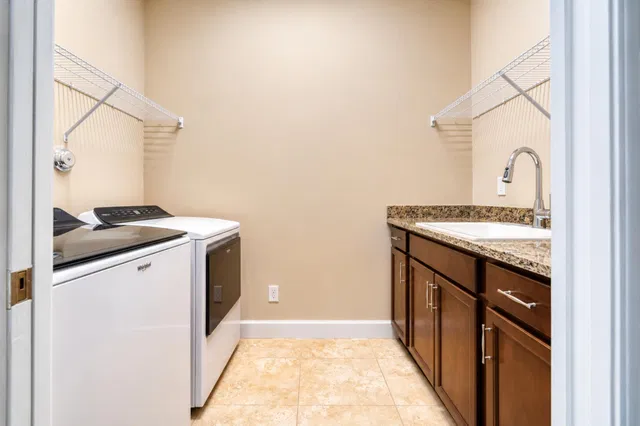 Unit 5626 photo 38