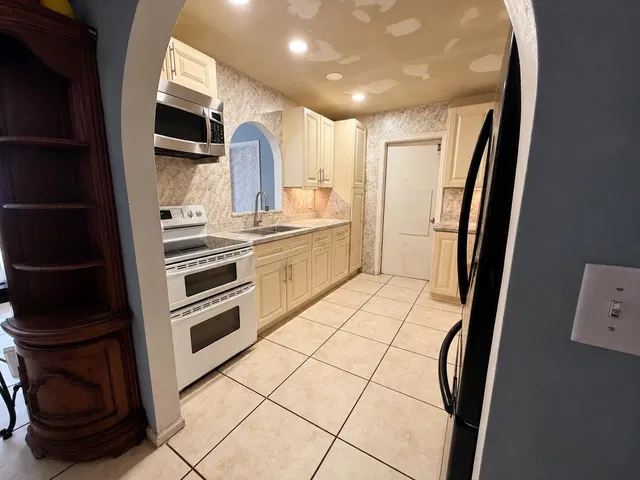 Residence photo 5