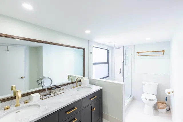 Unit B102 photo 18