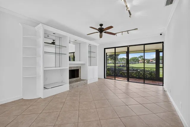 Residence photo 5