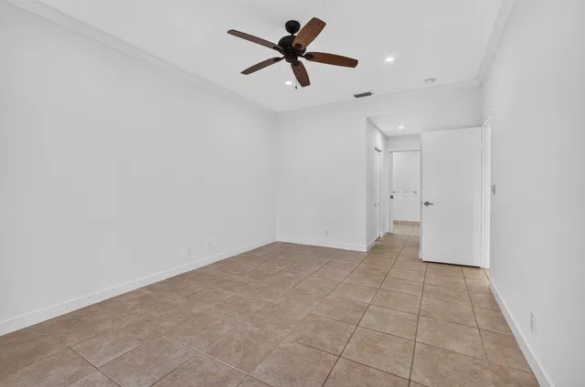 Residence photo 12