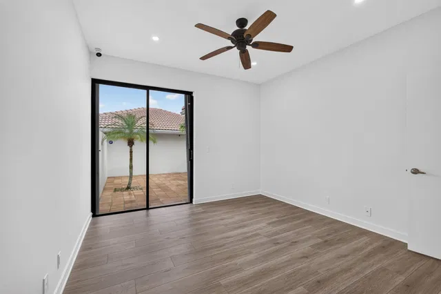 Residence photo 16