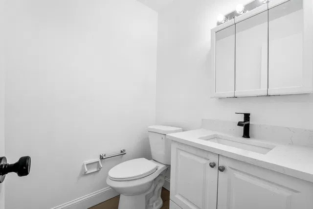 Unit B photo 14