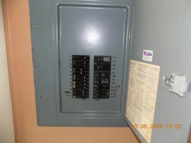 Unit 106 photo 7
