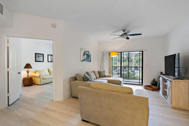 Unit 205 photo 7