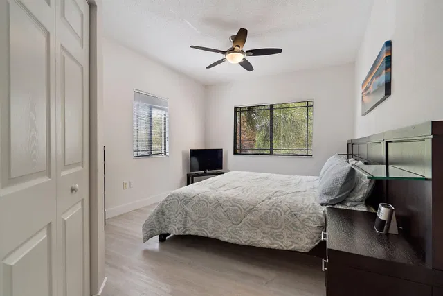 Unit 205 photo 18