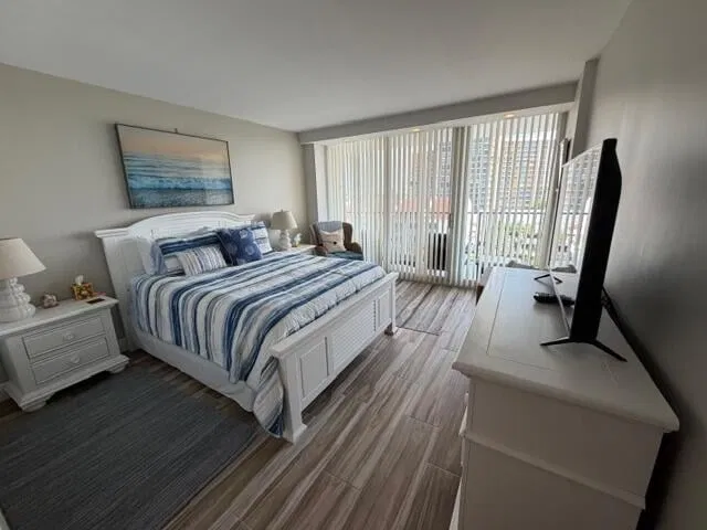  Unit 604 photo 14