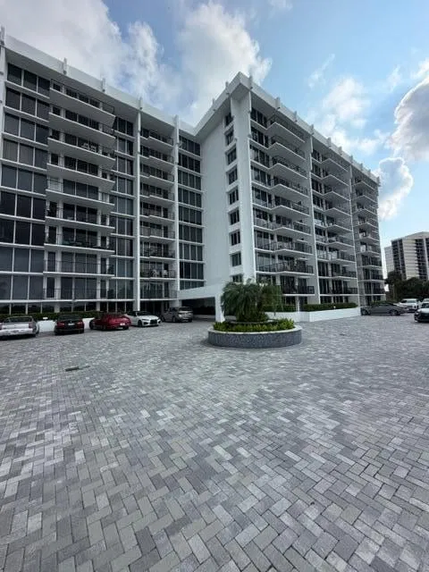  Unit 604 photo 24
