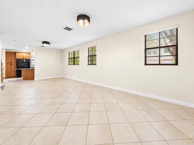 Residence photo 6