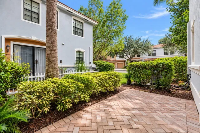 Residence photo 35