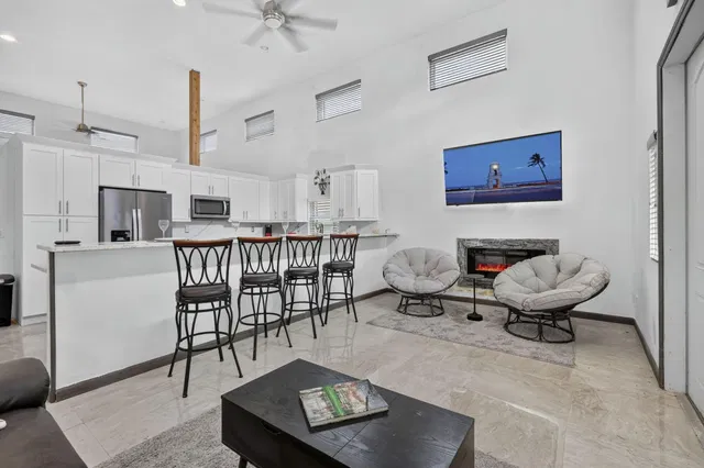 Residence photo 16