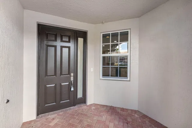 Unit 505 photo 4