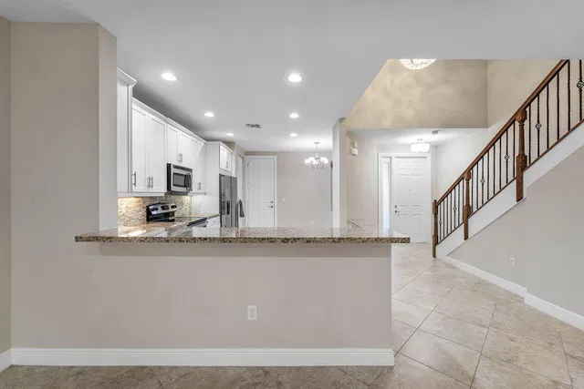 Unit 505 photo 14