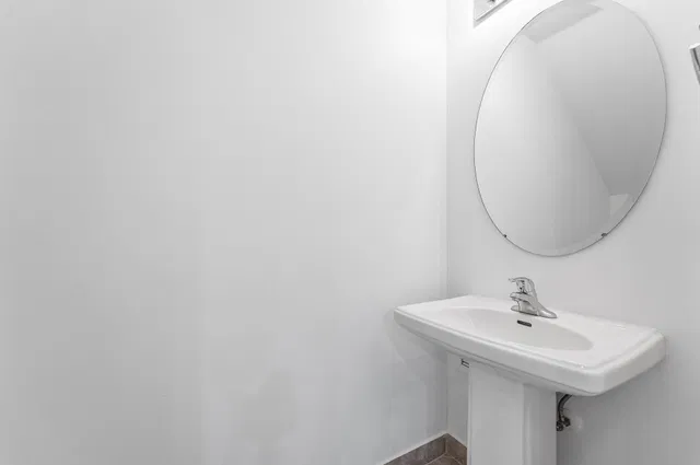 Unit 505 photo 19