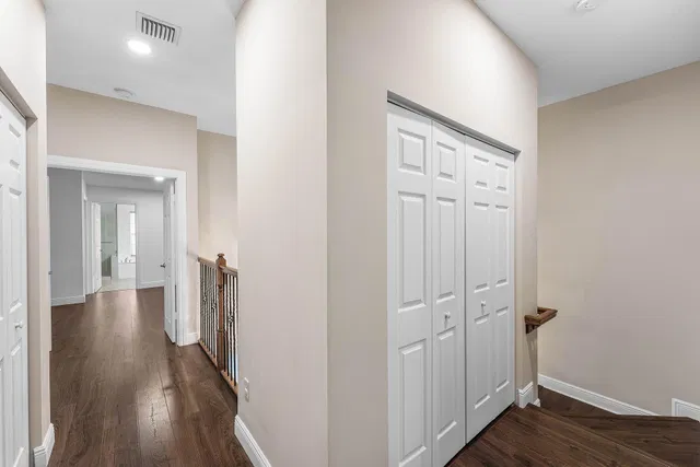 Unit 505 photo 22