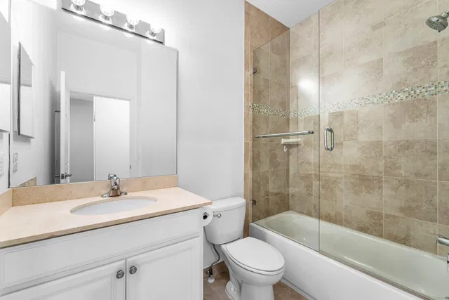 Unit 505 photo 24