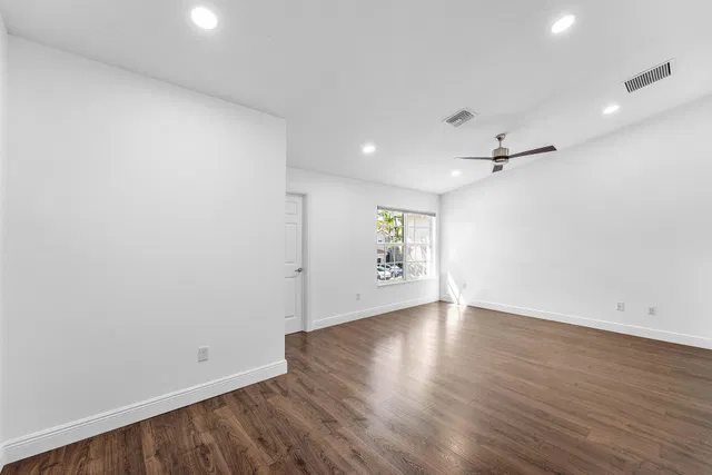 Unit 505 photo 27