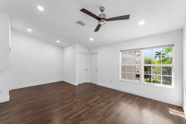 Unit 505 photo 29