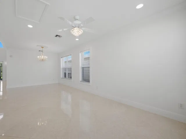 Residence photo 7