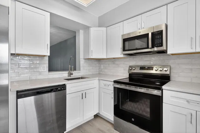 Unit 309 photo 5