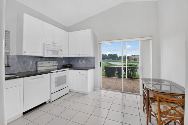  Residence photo 16