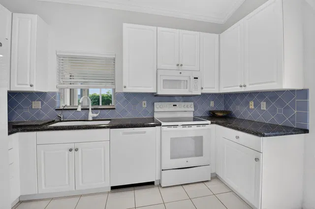  Residence photo 18