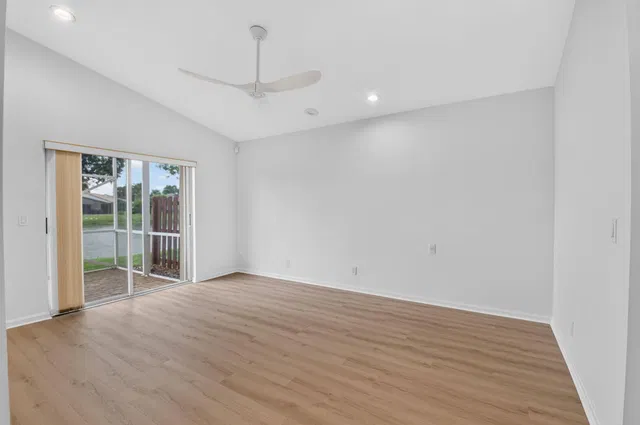  Residence photo 21