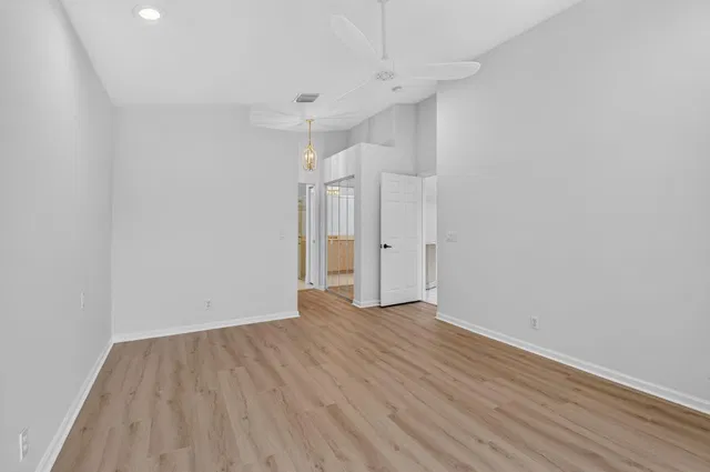  Residence photo 24