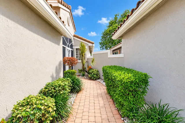  Residence photo 50