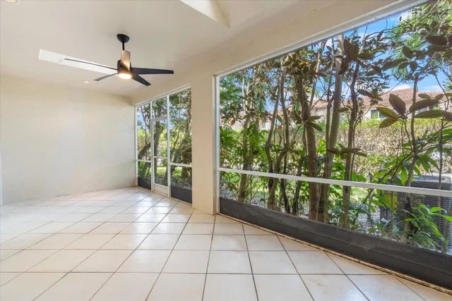 Residence photo 25