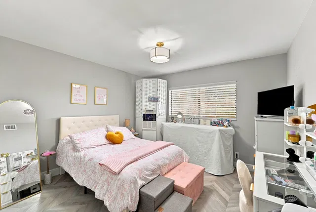  Unit 101 photo 24