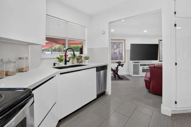  Residence photo 15
