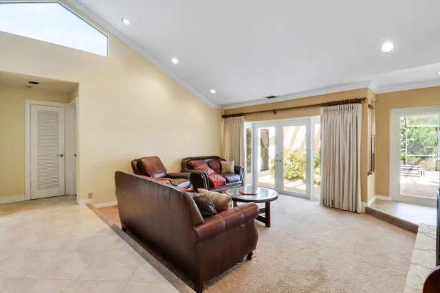 Residence photo 8